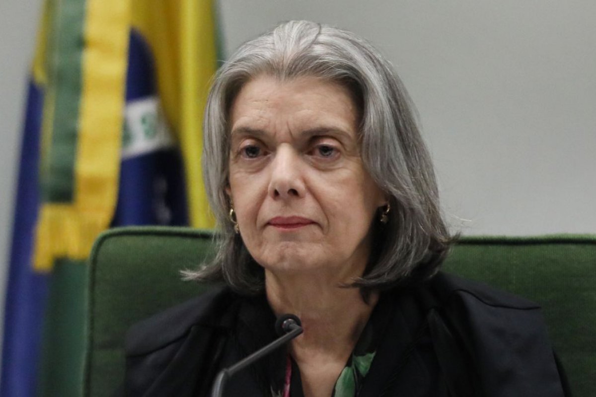 Carmen Lúcia vota por manter lei de indenização a profissionais de saúde incapacitados pela Covid-19