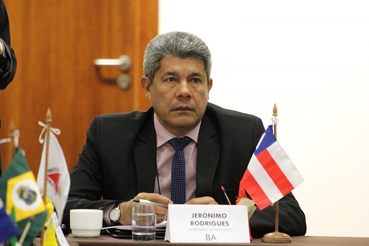 PT da Bahia aprova pré-candidatura de Jerônimo Rodrigues ao governo do estado