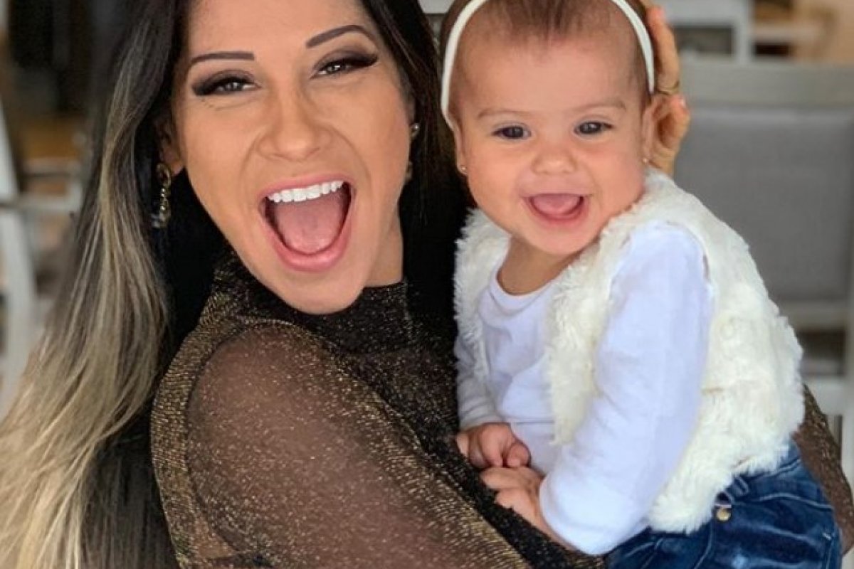 Famosa serve brigadeiro de batata-doce e coxinha de jaca na festa da filha