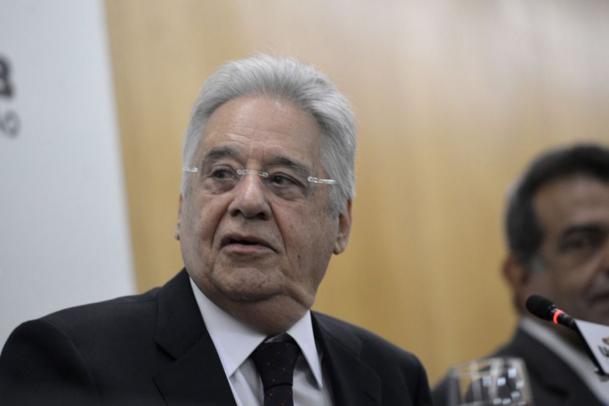 FHC sofre lesão no fêmur e é internado no Hospital Albert Einstein