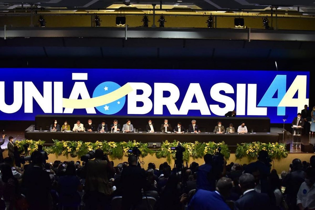 Janela partidária: União Brasil perde 16 deputados em 32 dias