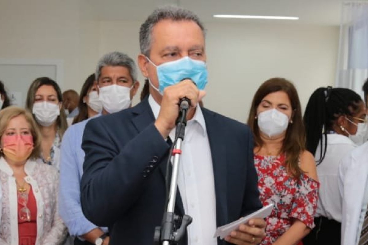 'A culpa sempre é dos outros', diz Rui Costa ao comentar que Bolsonaro é incapaz de governar país