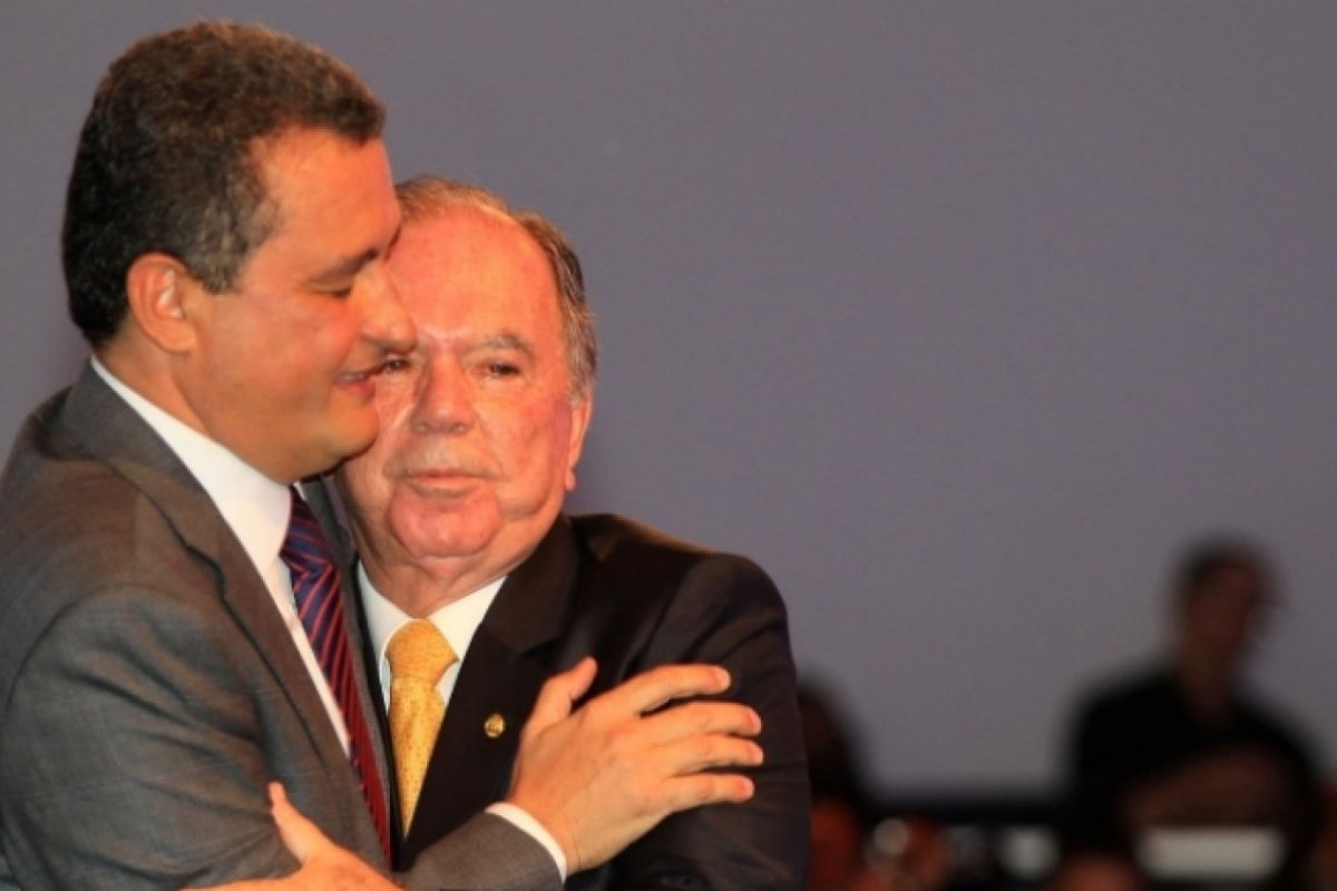 Após anúncio de rompimento, Rui Costa exonera João Leão e secretários do PP