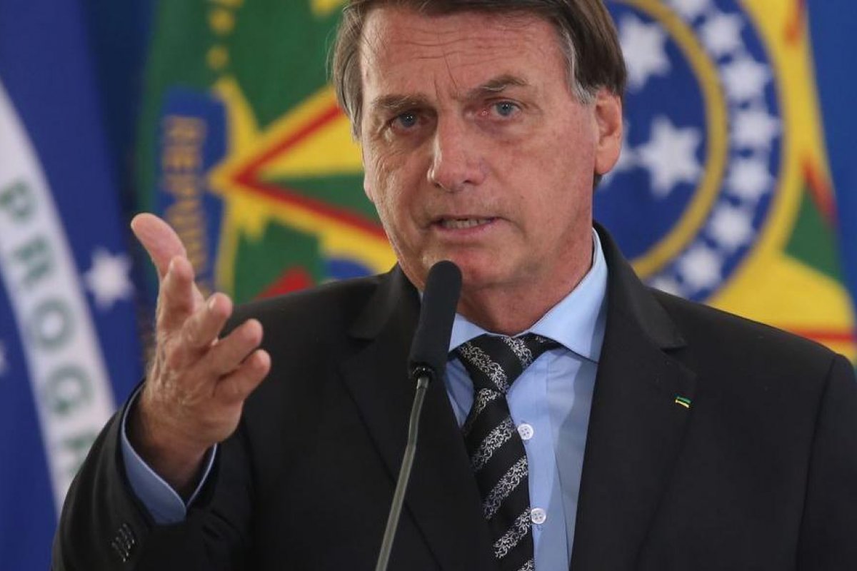 Bolsonaro ganha como presidente o referente a 20% do salário de Biden