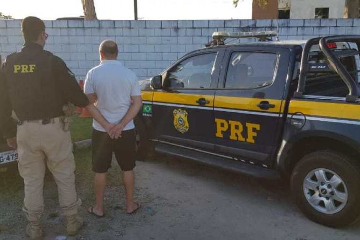 Homem é preso após dirigir embriagado em Porto Seguro