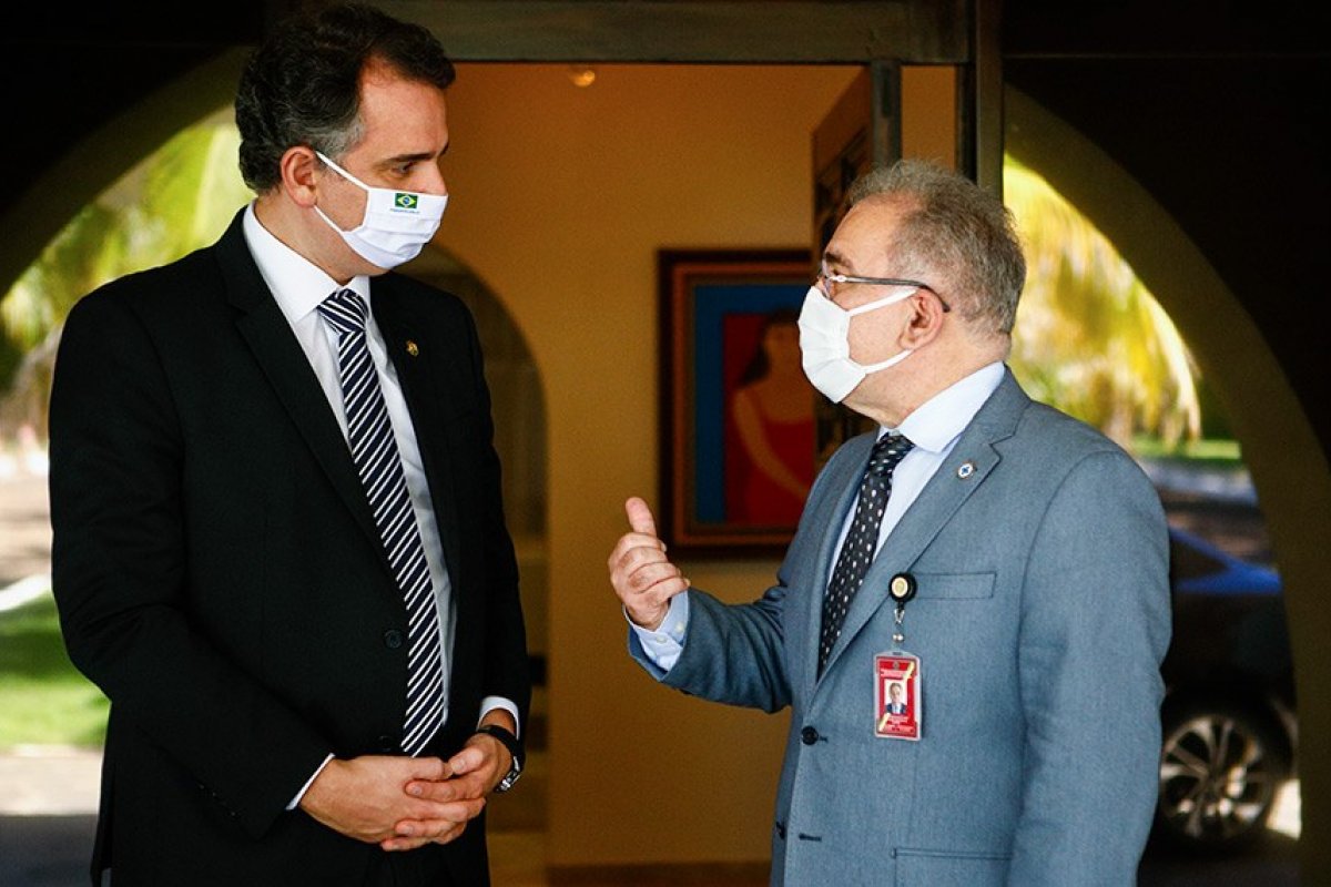 Queiroga se reúne com Pacheco para tratar sobre flexibilização do estado de emergência sanitária