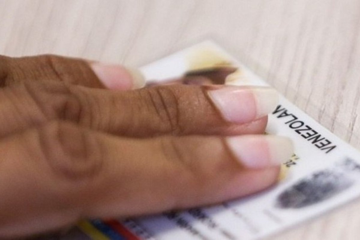 Polícia Federal prorroga prazo para regularização de estrangeiros