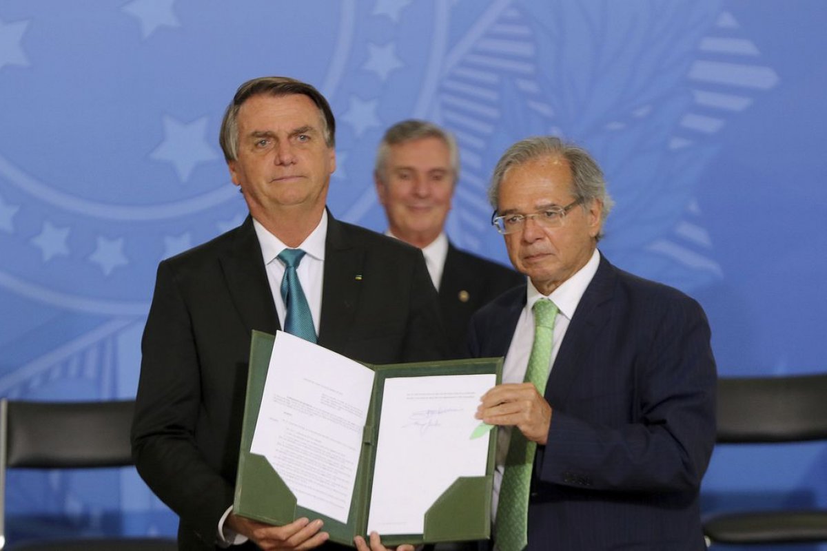 Governo Federal publica decreto que altera alíquotas do IOF em operações cambiais