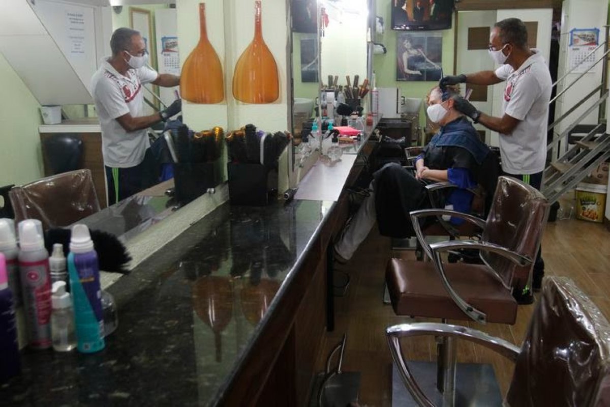 Volume de serviços na Bahia recua -0,9% em janeiro de 2022