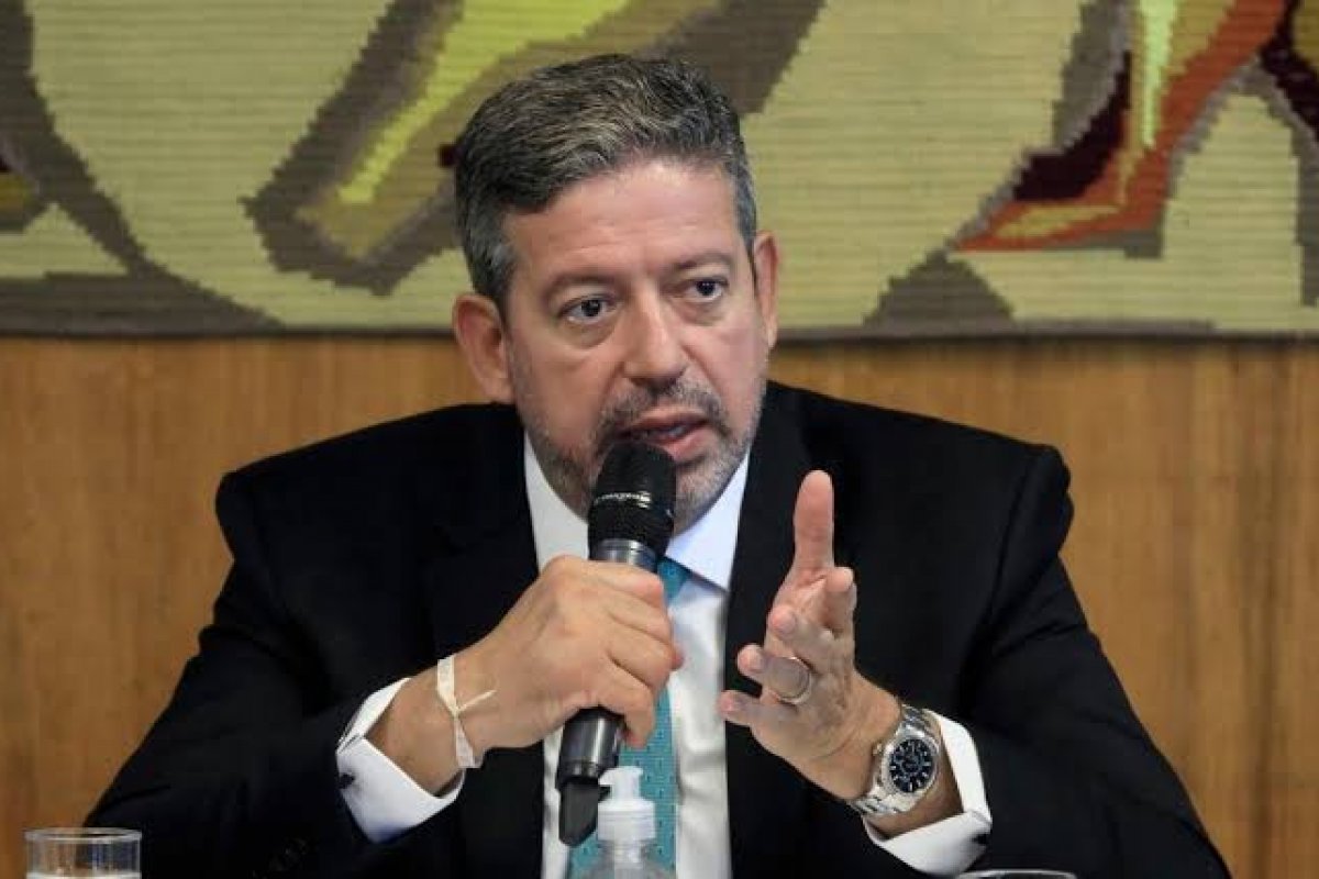 Lira diz que fundo para estabilizar gasolina está fora do radar