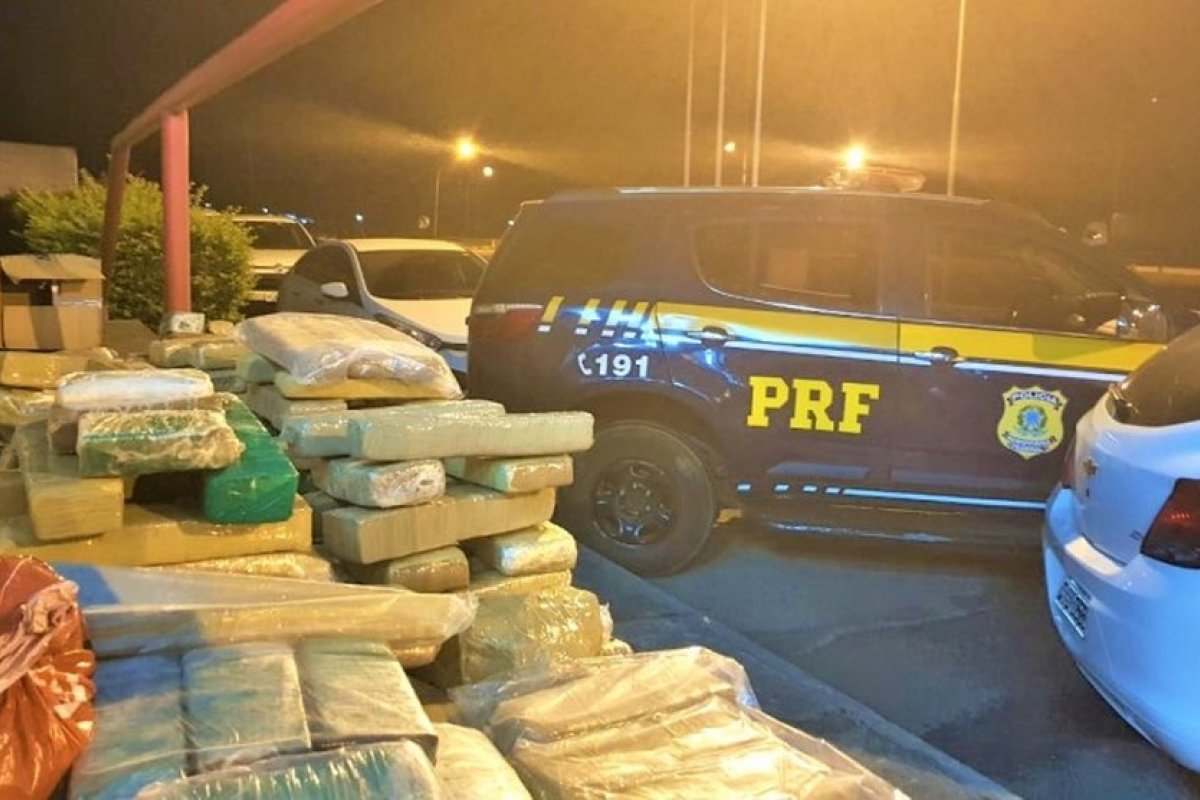 Na Bahia, duzentos quilos de maconha são apreendidos após perseguição policial em rodovia