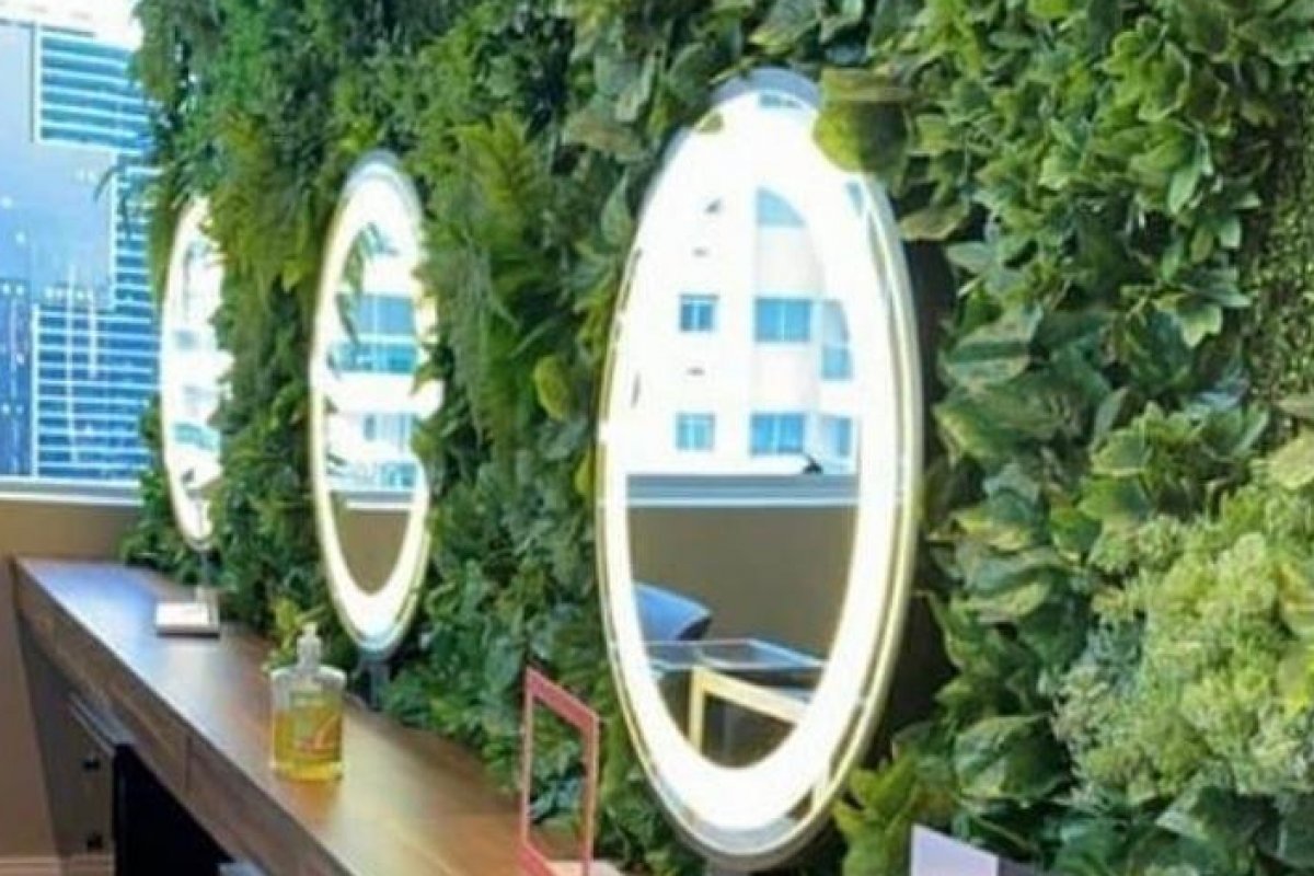Jardins verticais permanentes conquistam o público pela sua beleza e praticidade   