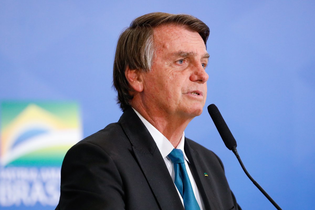 Bolsonaro antecipa 13° de aposentados e pensionistas
