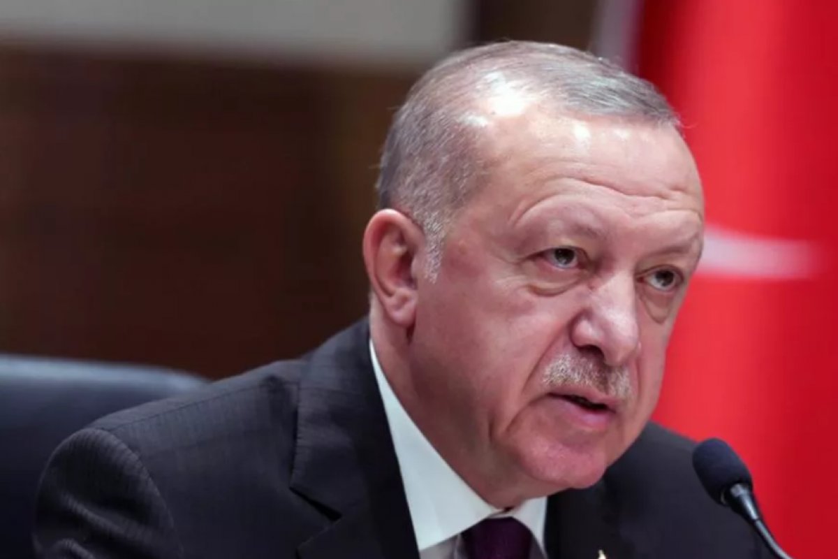Erdogan oferece que Turquia sedie encontro entre Putin e Zelensky