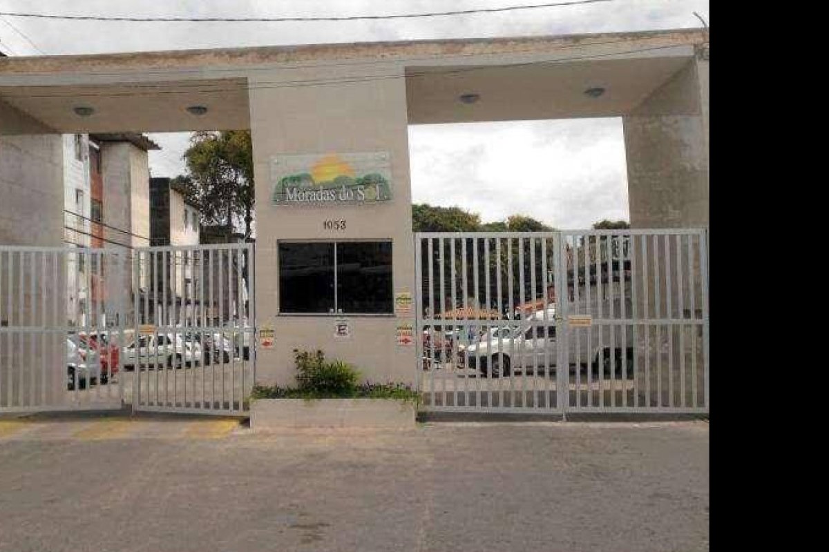 Homem invade condomínio fechado e rouba moto de morador em Salvador