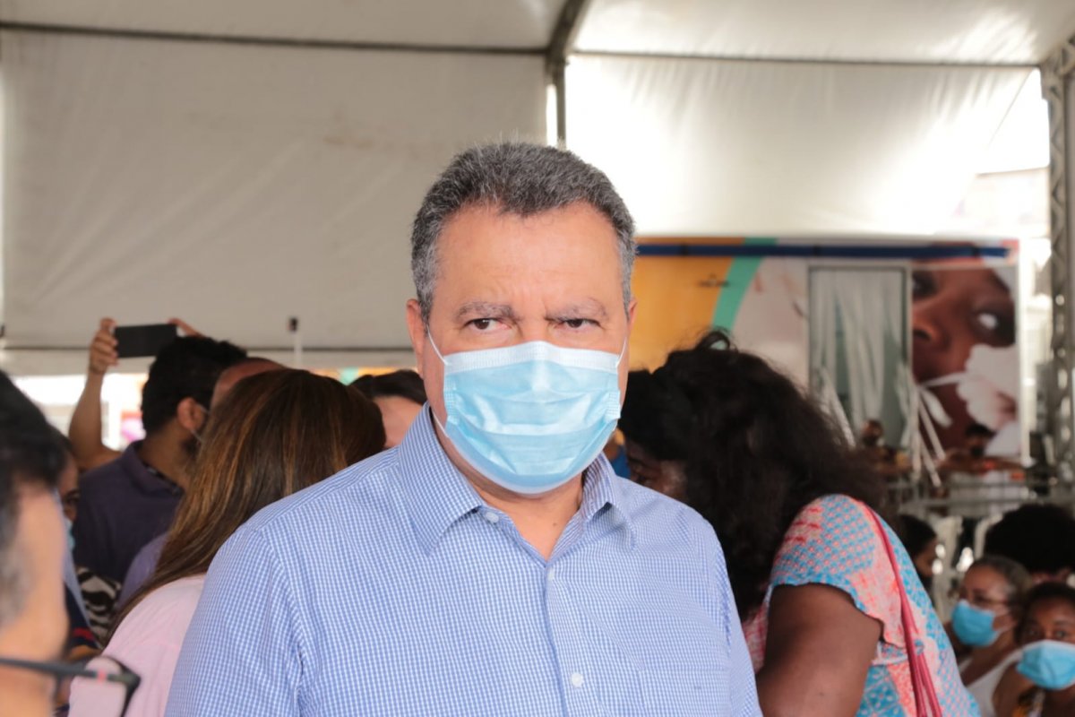 "O DNA é o mesmo", insinua Rui sobre ACM Neto e avô