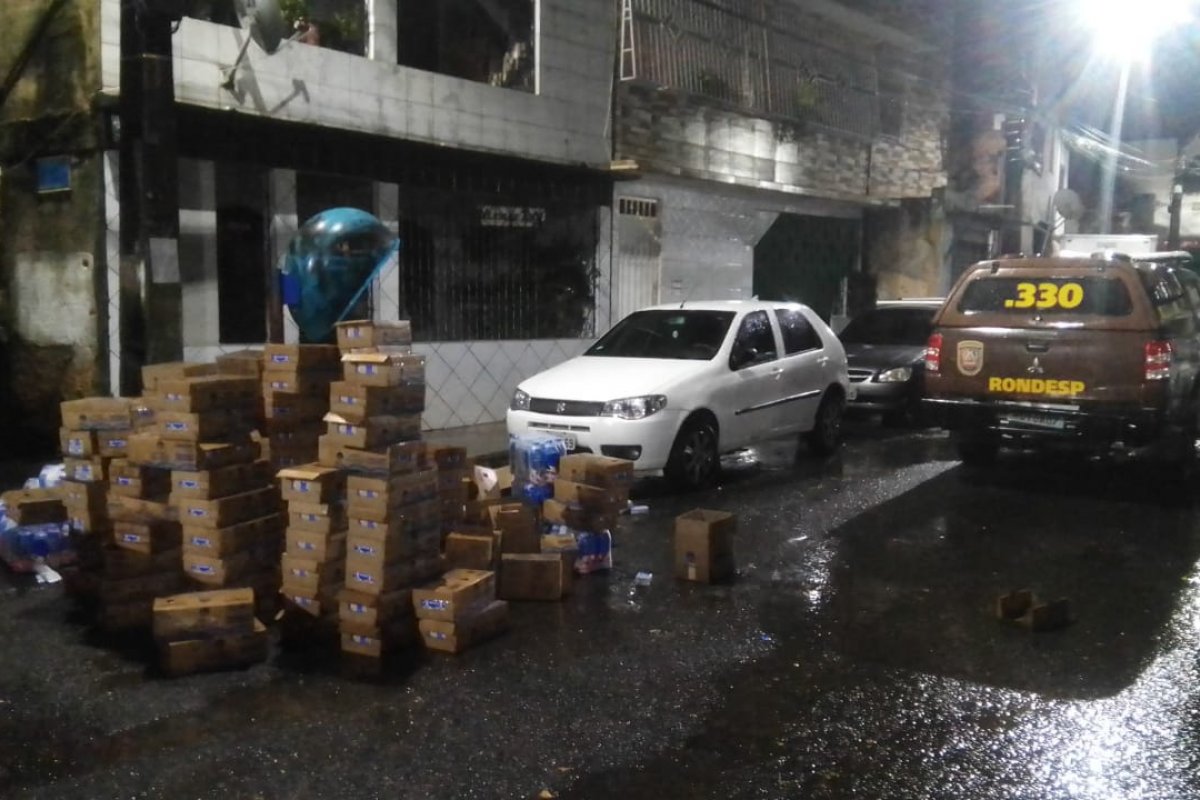Galpão de fábrica de laticínios é invadida por grupo criminoso em Salvador