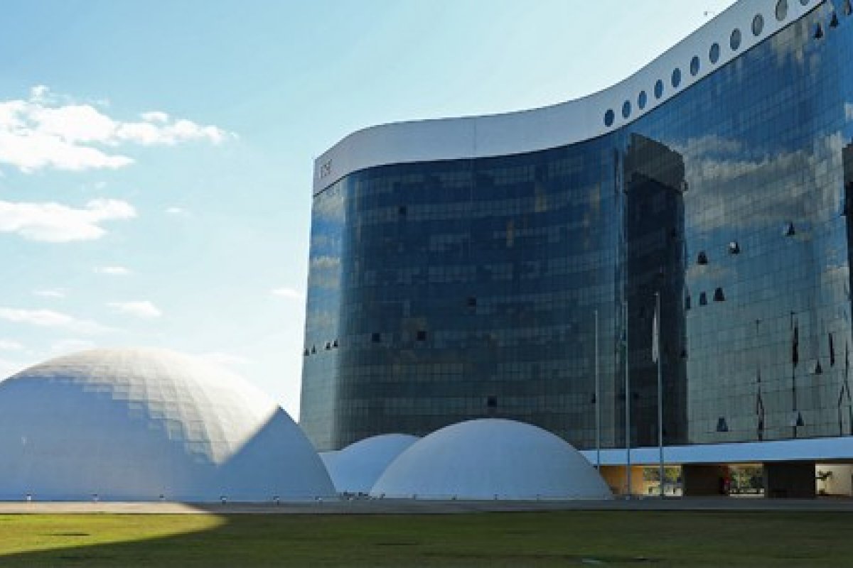 TSE e Forças Armadas se reúnem para articular parceria nas eleições