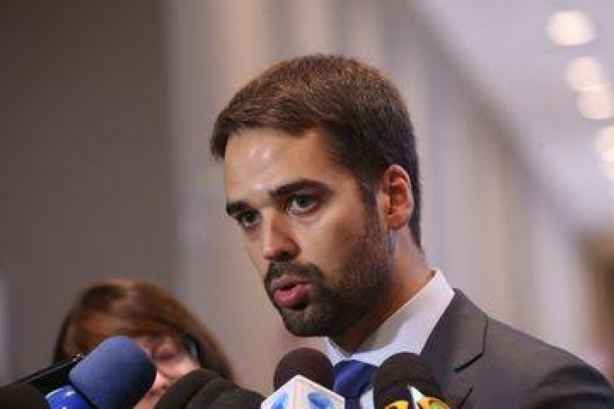 Tucanos fazem apelo por permanência de Eduardo Leite no PSDB