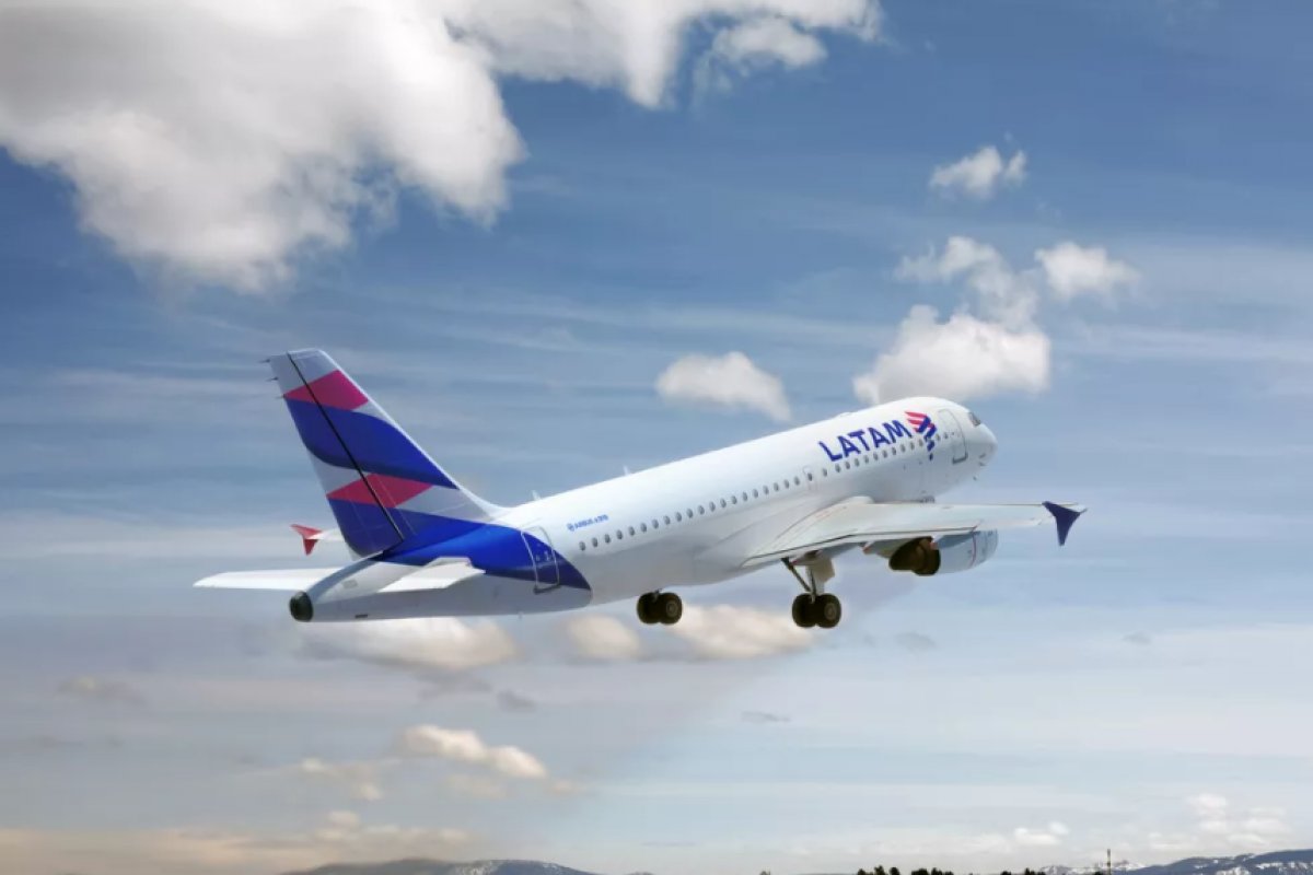 Após aumento dos combustíveis, Latam suspende 21 voos nacionais