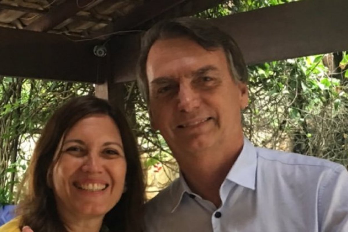 Bolsonaro prestigia evento de filiação de Eduardo e Bia Kicis ao PL