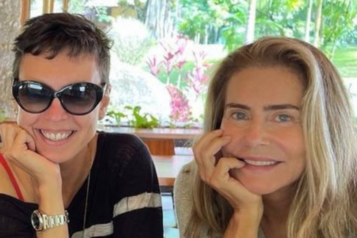 Maitê Proença fala do seu namoro com Adriana Calcanhoto: "Acho bonito ser discreta neste mundo em que a vulgaridade corre solta em todos os meios"