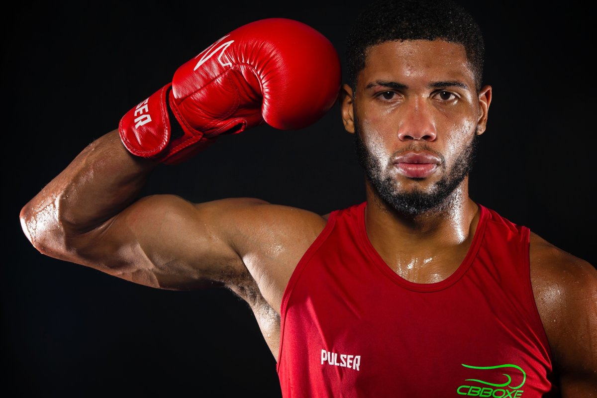 Hebert Conceição estreia no boxe profissional em abril
