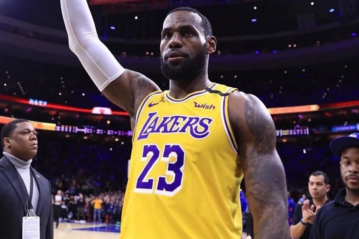 LeBron James é o segundo maior pontuador da história da NBA