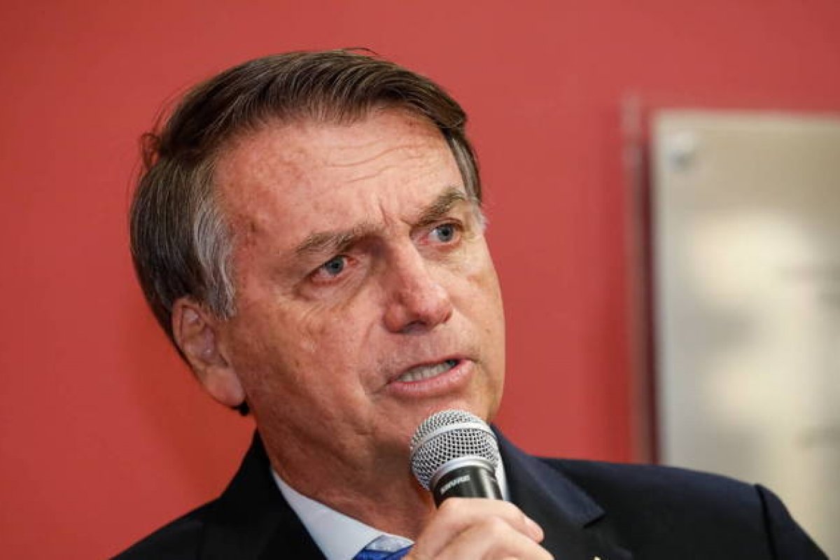 Após suspensão do Telegram, Bolsonaro afirma sofrer “perseguição implacável” de Moraes