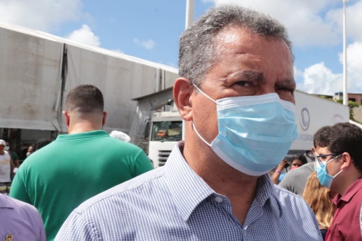 "Eu posso lhe garantir que a grande maioria das obras feitas em Salvador são do governo da Bahia", alfineta Rui Costa