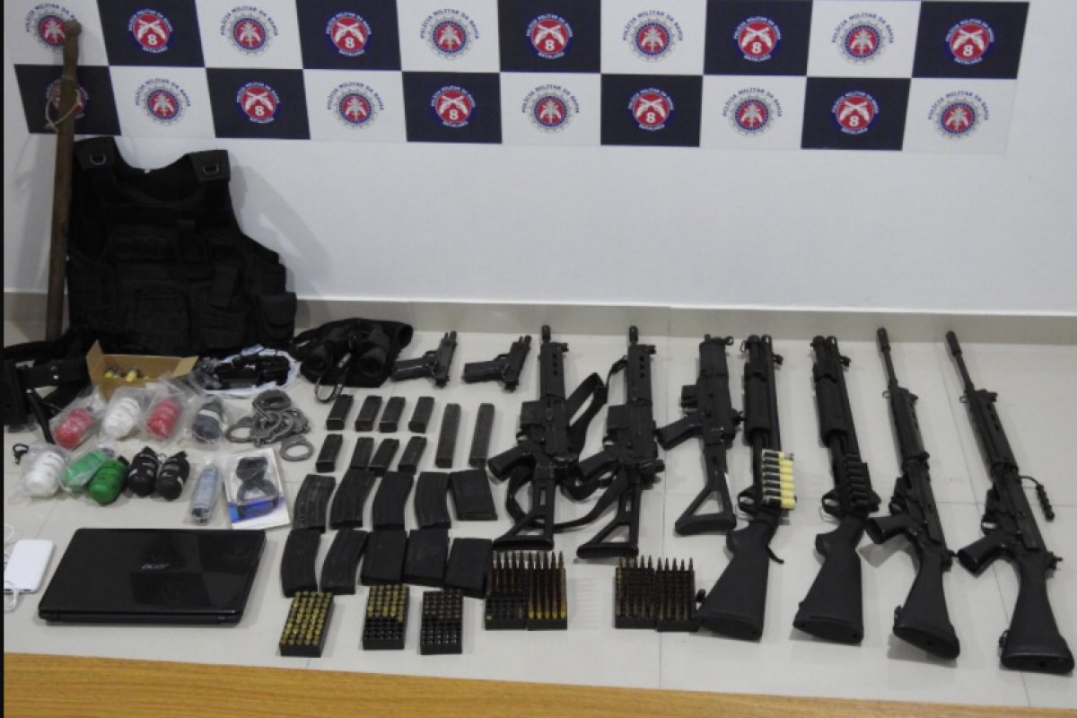 PM mineiro é preso com fuzis, metralhadoras e granadas furtadas