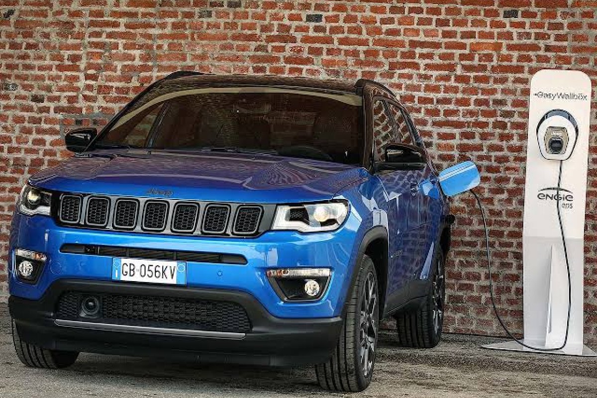 Jeep confirma lançamento do Compass híbrido em abril