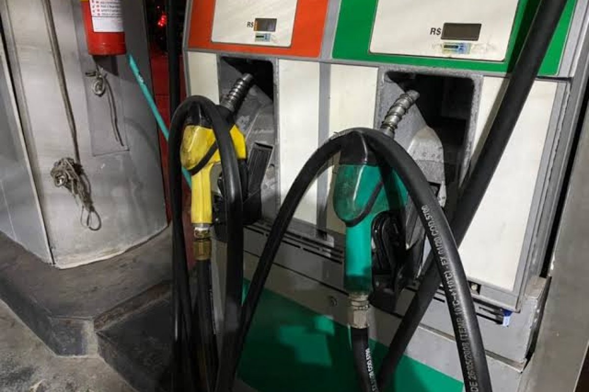Alta no preço dos combustíveis afeta setores da economia devido ao valor dos fretes