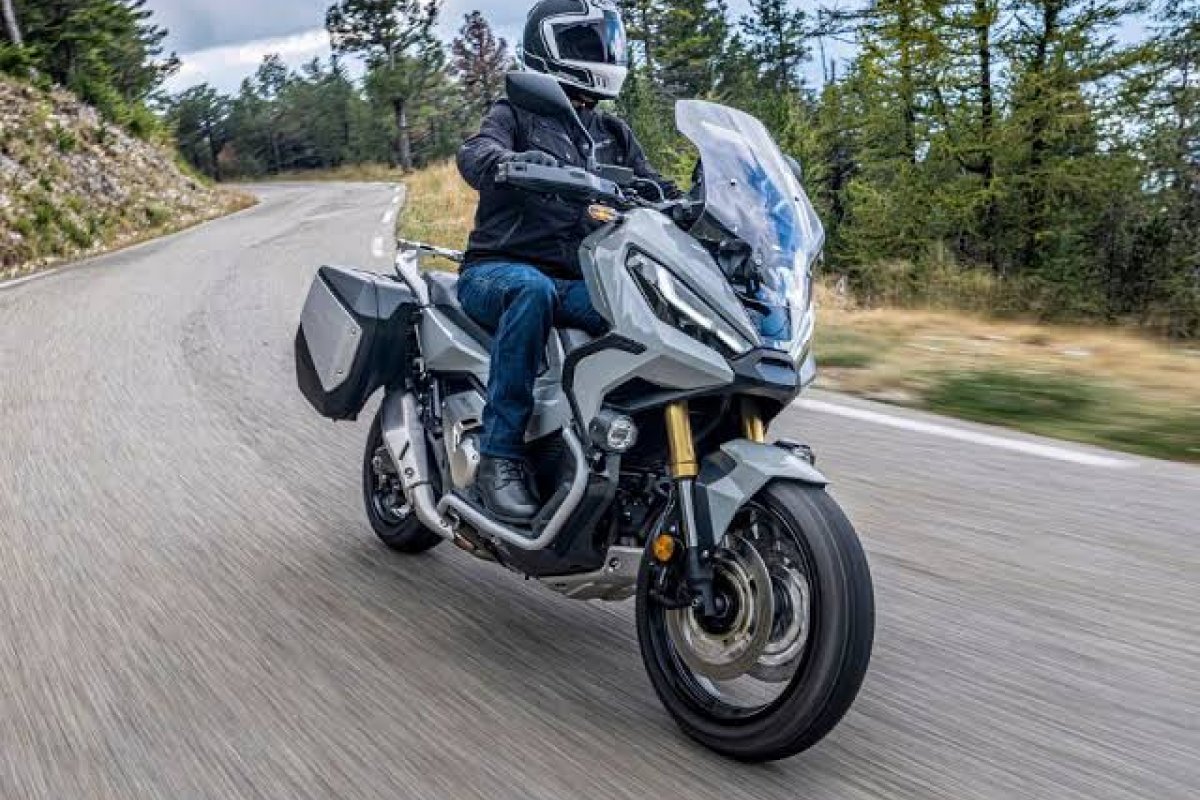 Honda lança ADV-750 com motor mais potente e preço mais alto