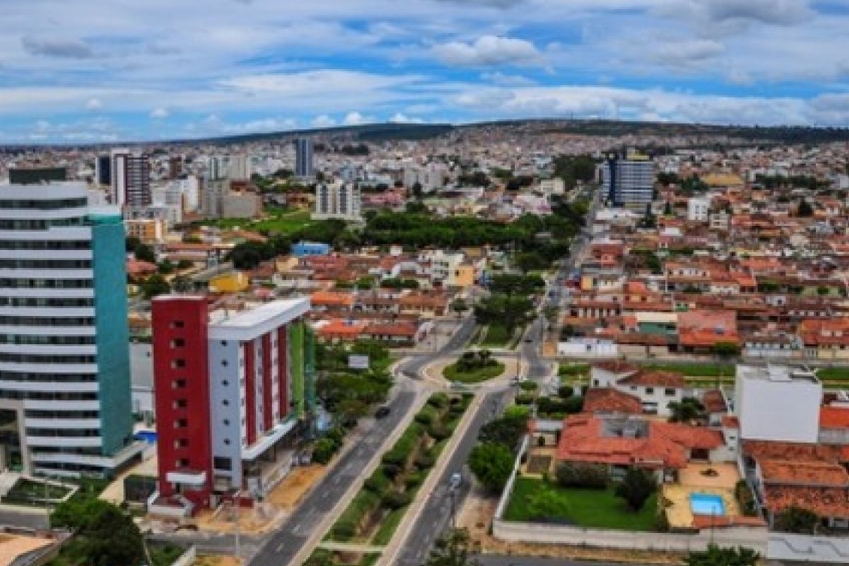 Vitória da Conquista retira obrigatoriedade de máscaras em locais abertos