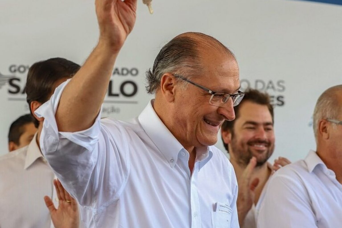 Alckmin oficiliza filiação ao PSB e amplia alcance para chapa com Lula