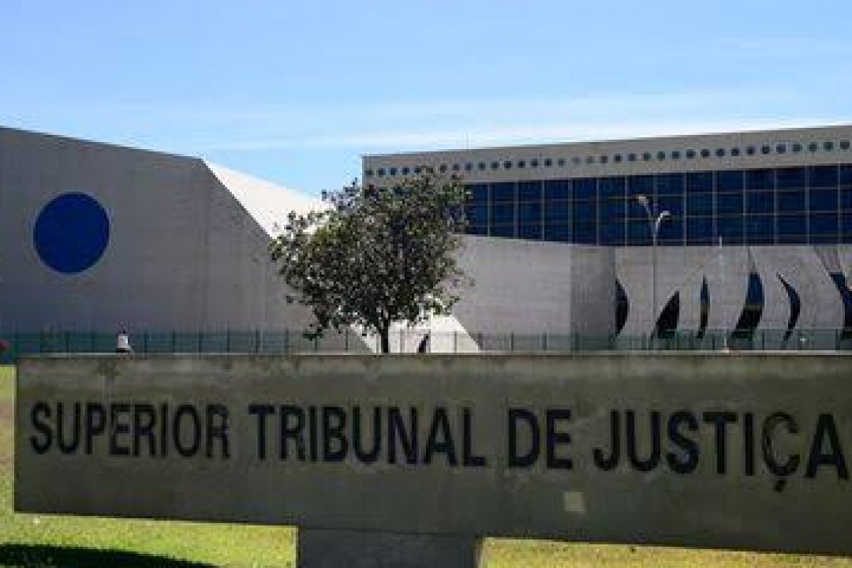STJ reconhece reajuste de plano com base na idade do usuário