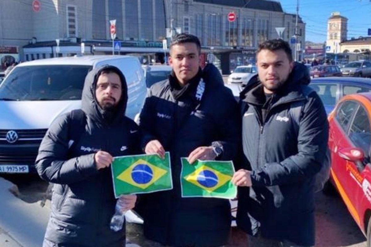 Em um mês de guerra, 220 brasileiros deixaram a Ucrânia para países fronteiriços