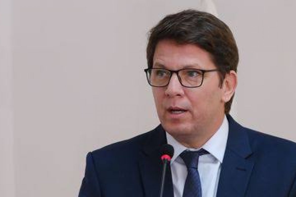 Comissão da Educação decide convidar Mário Frias para esclarecer gastos com viagens aos EUA