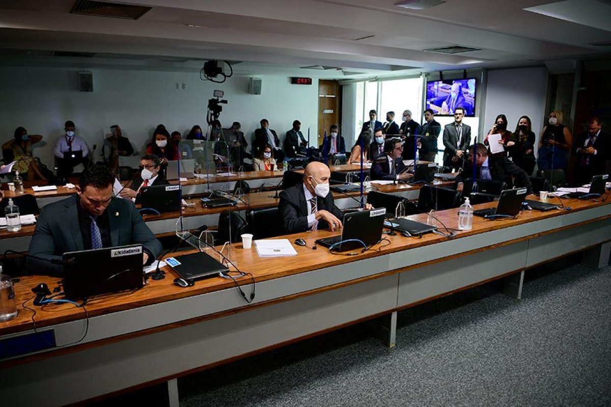 Comissão de Educação aprova prioridade de matrícula de crianças e adolescentes alvo de violência