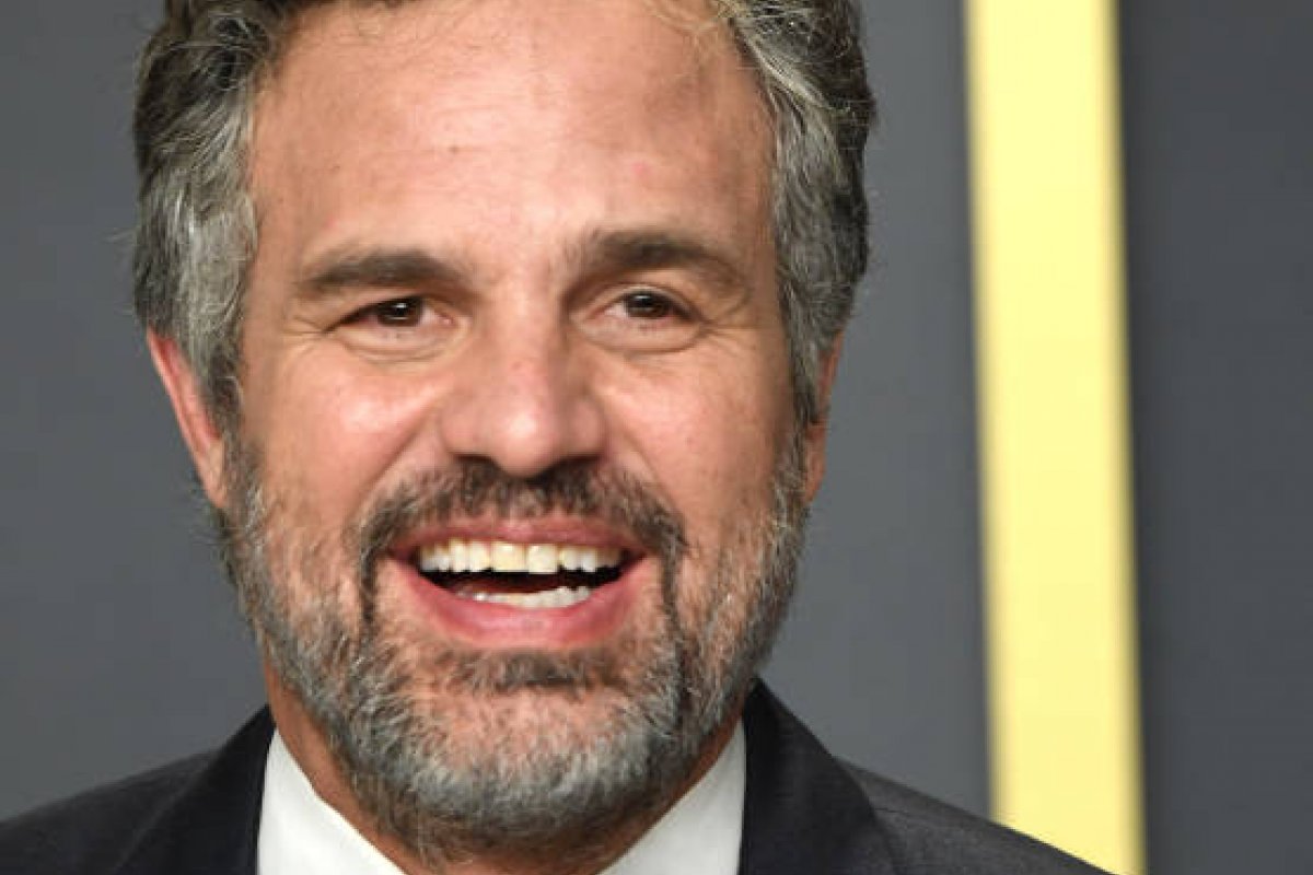 Hulk, dos Vingadores, faz campanha para jovens brasileiros tirarem título de eleitor