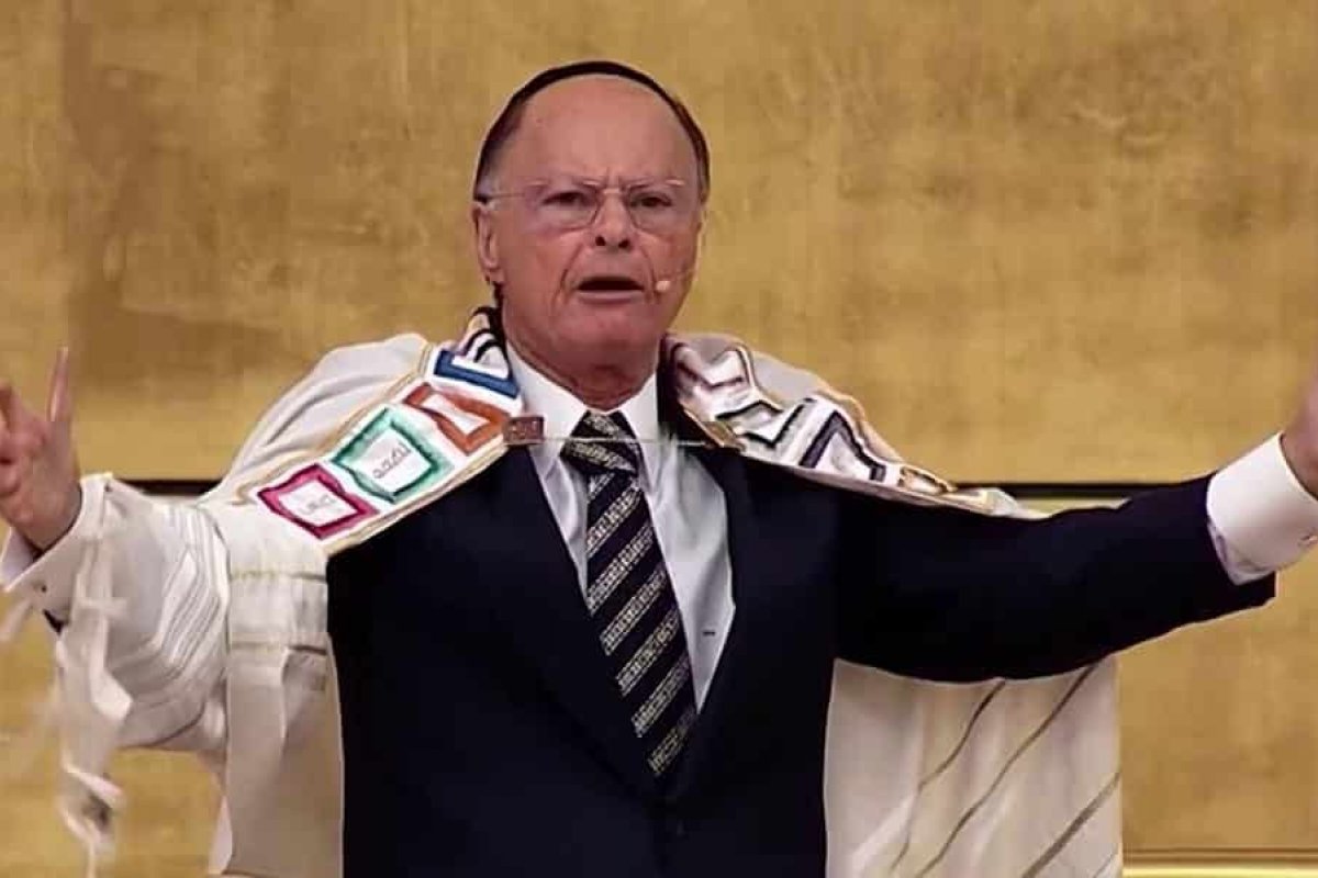 Governo renova passaporte diplomático do bispo Edir Macedo e esposa