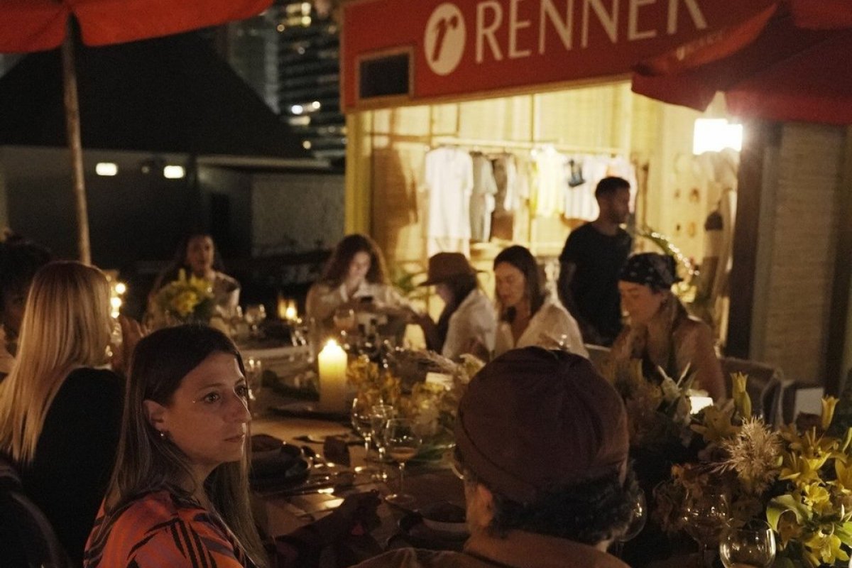 Renner fecha temporada de verão com agito fashion em Punta del Este