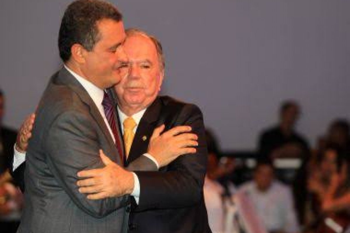 Em represália a João Leão, Rui exonera diretora do Menandro