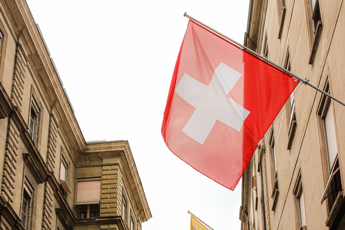 Governo da Suíça adota novas sanções econômicas contra a Rússia