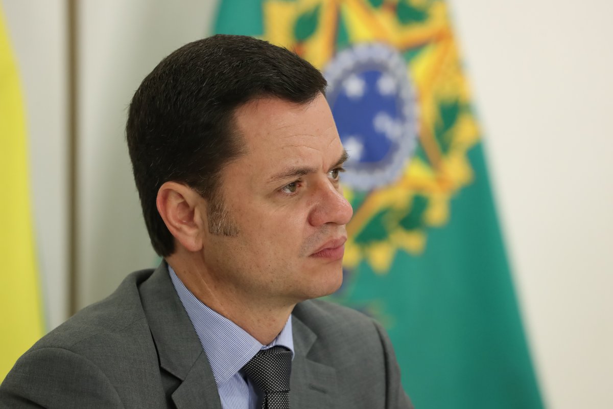 Ministro da Justiça desiste de candidatura e segue no governo