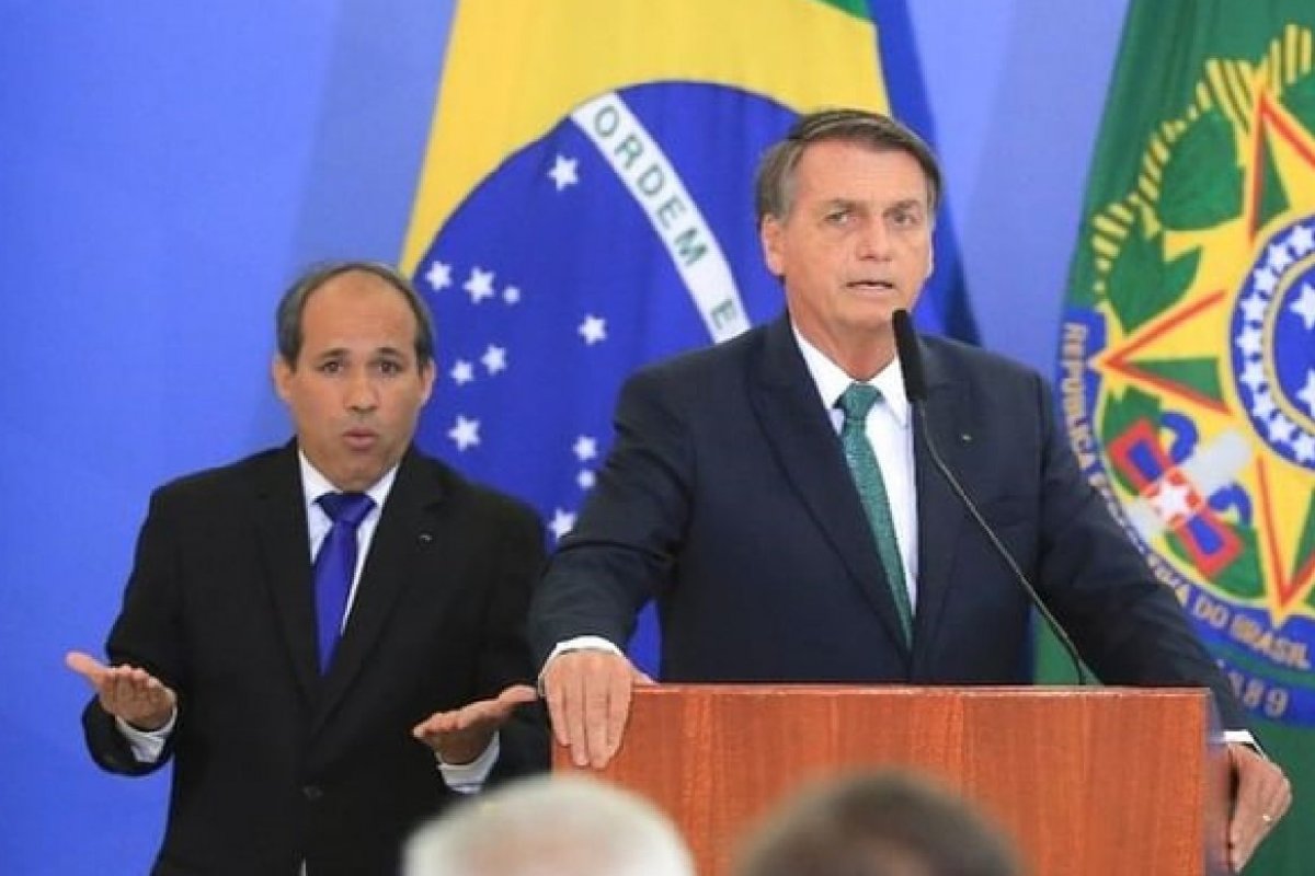 Intérprete de libras de Bolsonaro será candidato a deputado federal nas eleições deste ano