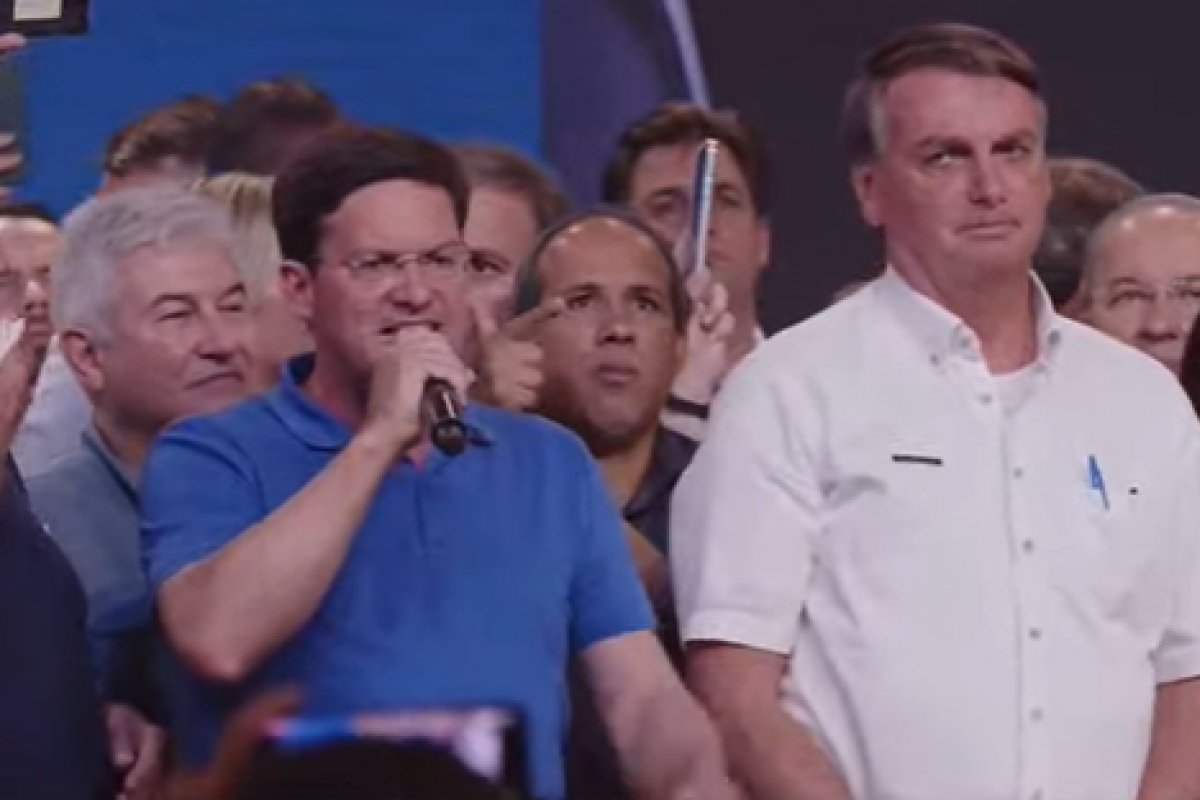 'A Bahia também ama o presidente Bolsonaro', diz João Roma