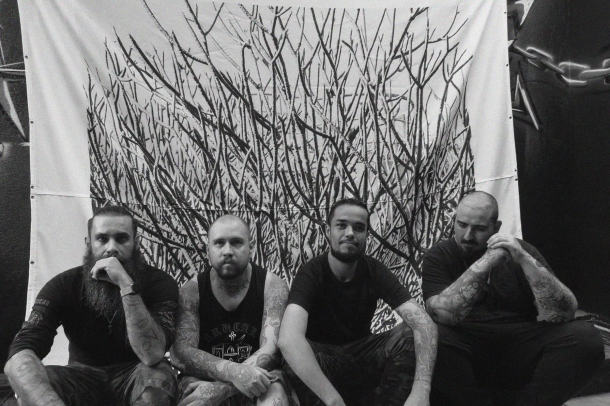 Bonfire Season lança a primeira canção em português, a intitulada 'A Árvore'