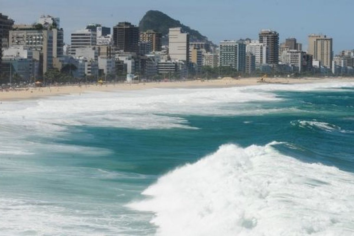 Saneamento básico inadequado compromete qualidade das praias brasileiras